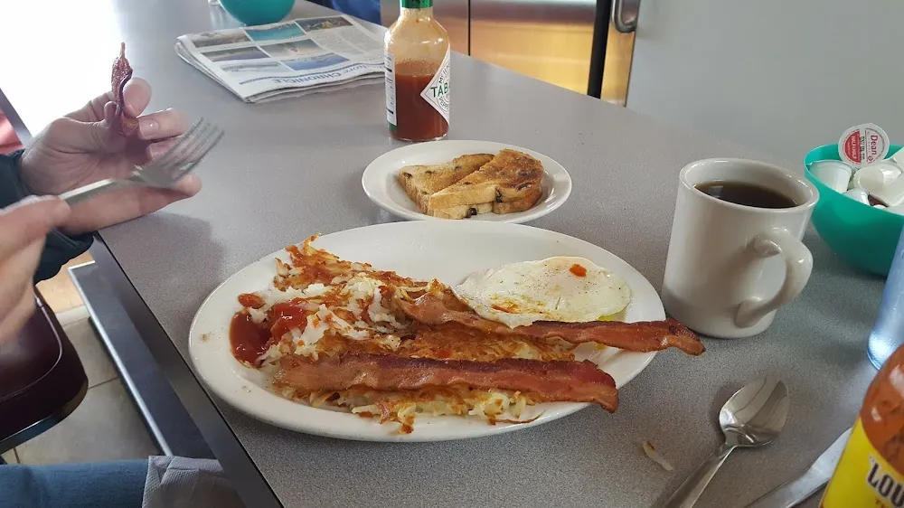 2 Eggs with Bacon and Hash Browns