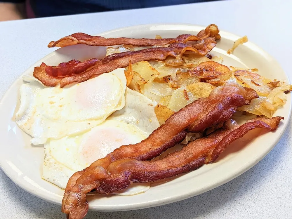 Eggs over Easy American Fries